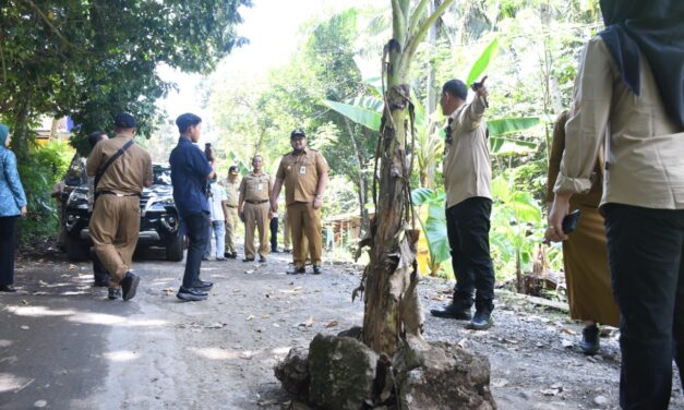 Respon Cepat Keluhan Warga, Wabup Purbalingga Tinjau Jalan Rusak di Desa Arenan dan Kembaran Wetan
