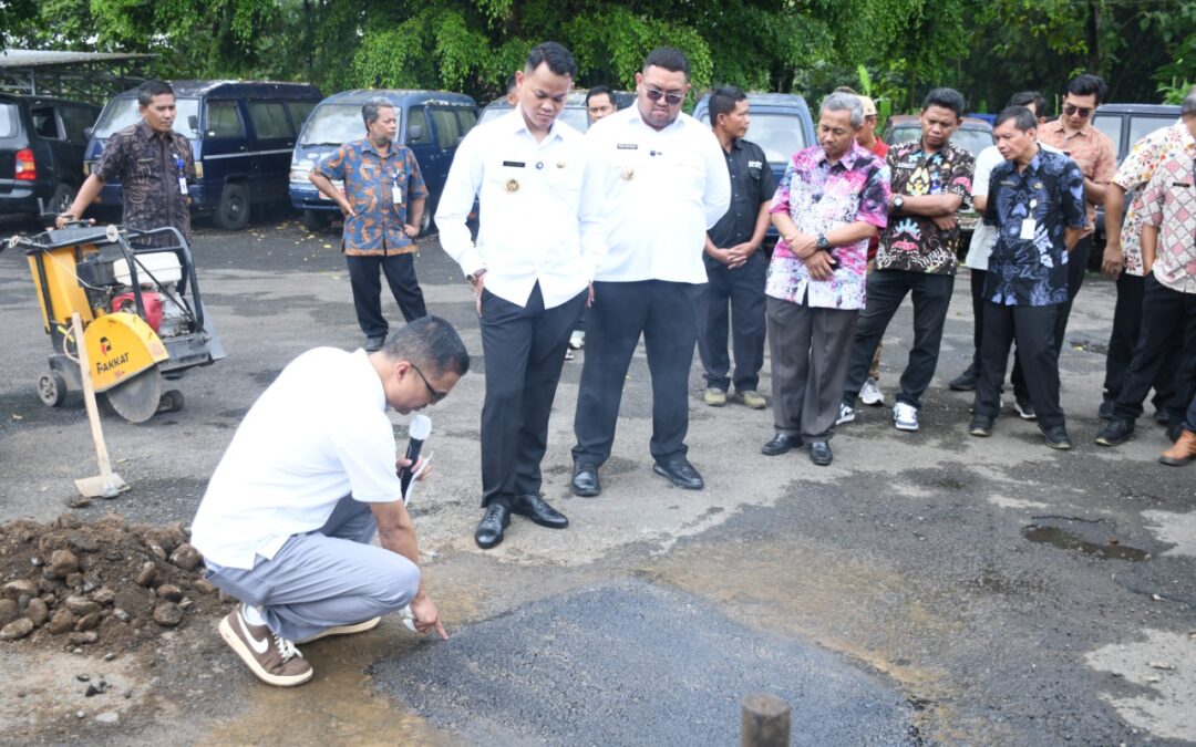 Komitmen Wujudkan Jalan Mantap : Pemkab Purbalingga Evaluasi Teknik Patching Bareng Bro Ron