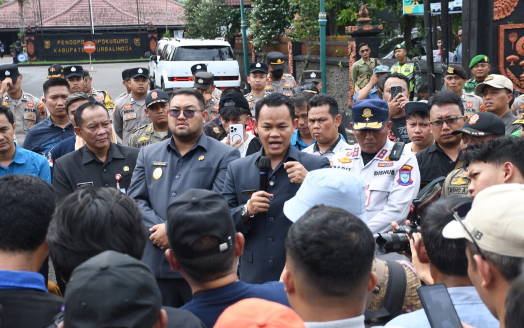 Aksi Damai Sopir Truk, Bupati Fahmi Siap Perjuangkan Aspirasi ke Pemerintah Pusat