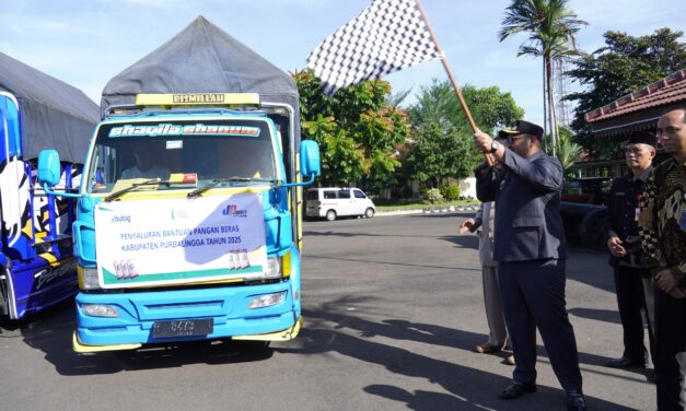 Stabilkan Harga Beras, Plt Bupati Dimas Lepas 2.278 Ton Beras Bantuan Pangan