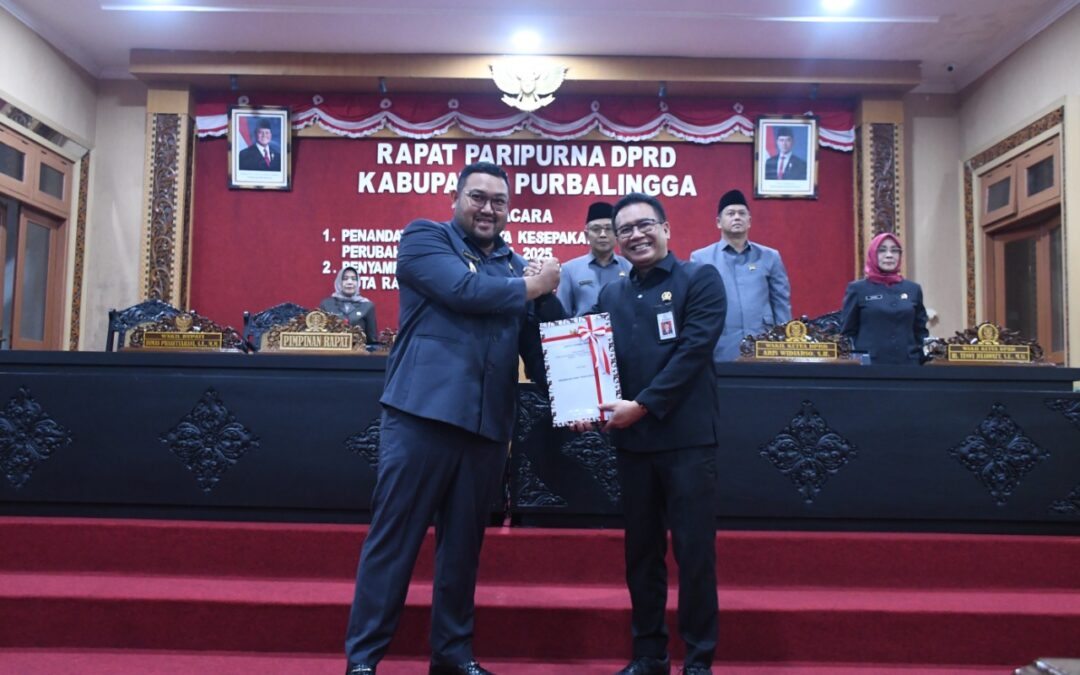 Plt Bupati Dimas Sampaikan Rancangan Perubahan APBD 2025, PAD Ditarget Naik 8,99%