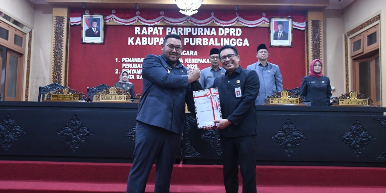 Plt Bupati Dimas Sampaikan Rancangan Perubahan APBD 2025, PAD Ditarget Naik 8,99%