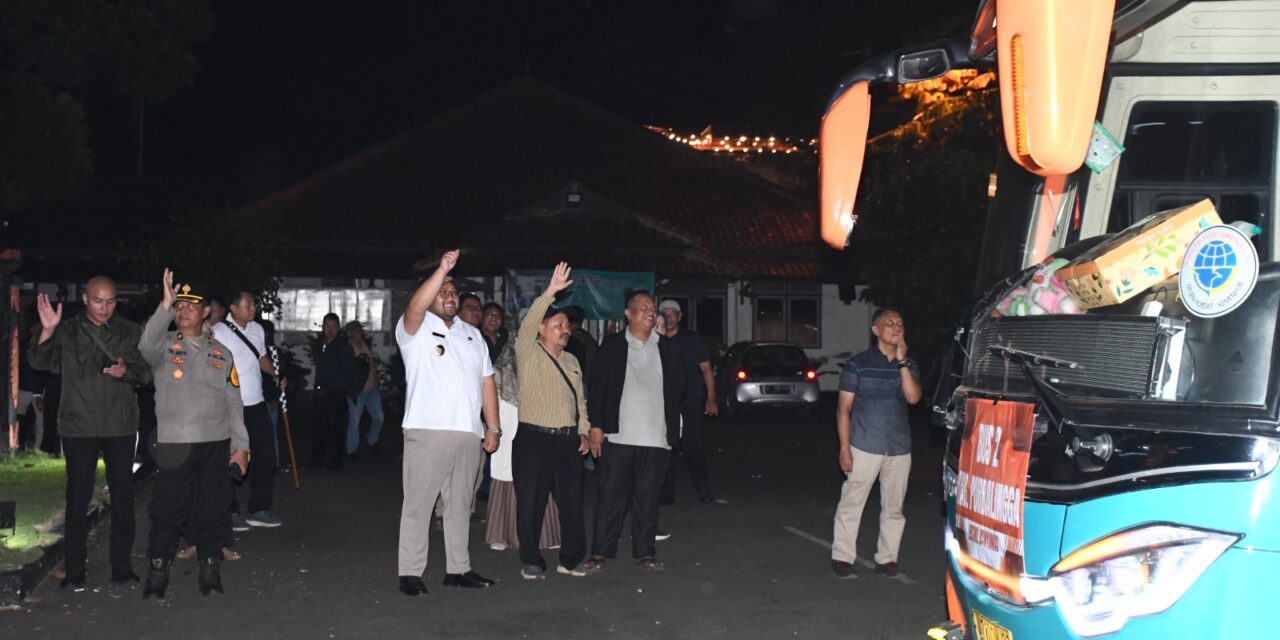 Plt Bupati Dimas Ingatkan Kades Lurah Purbalingga Pulang Bawa Ilmu Koperasi Merah Putih