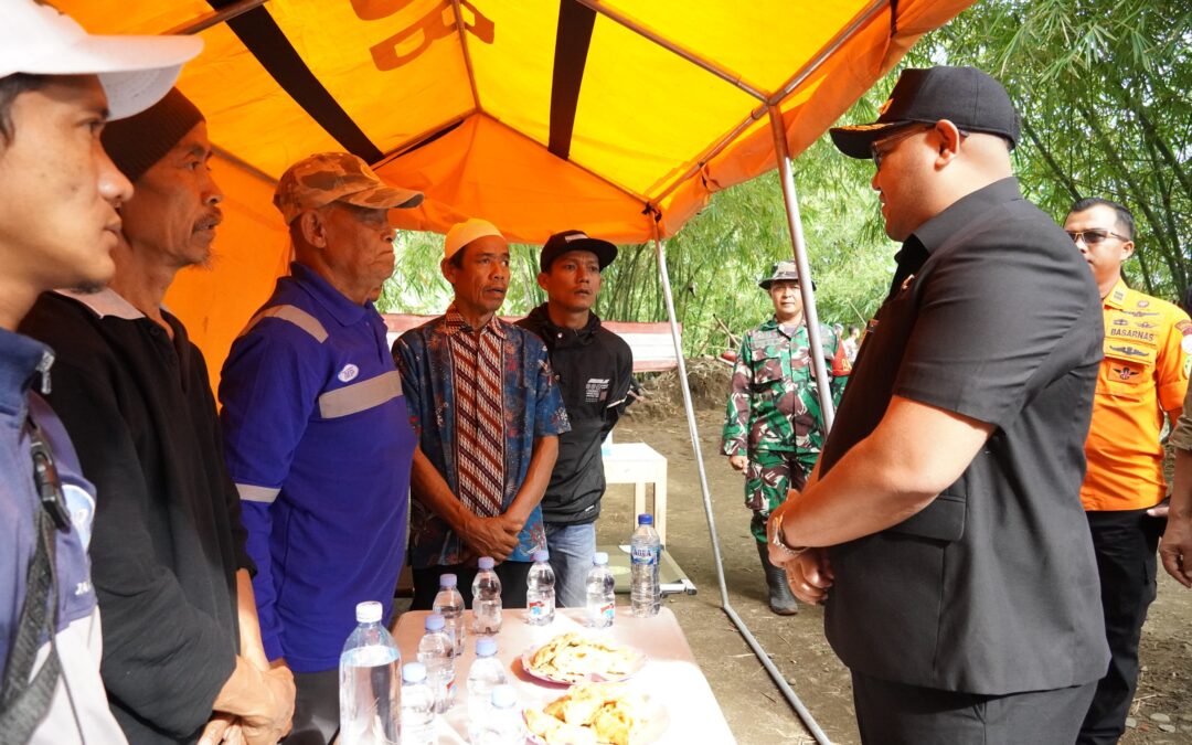 Wabup Dimas Ajak Tim SAR Satukan “Sense of Crisis” dalam Pencarian Korban Banjir Klawing