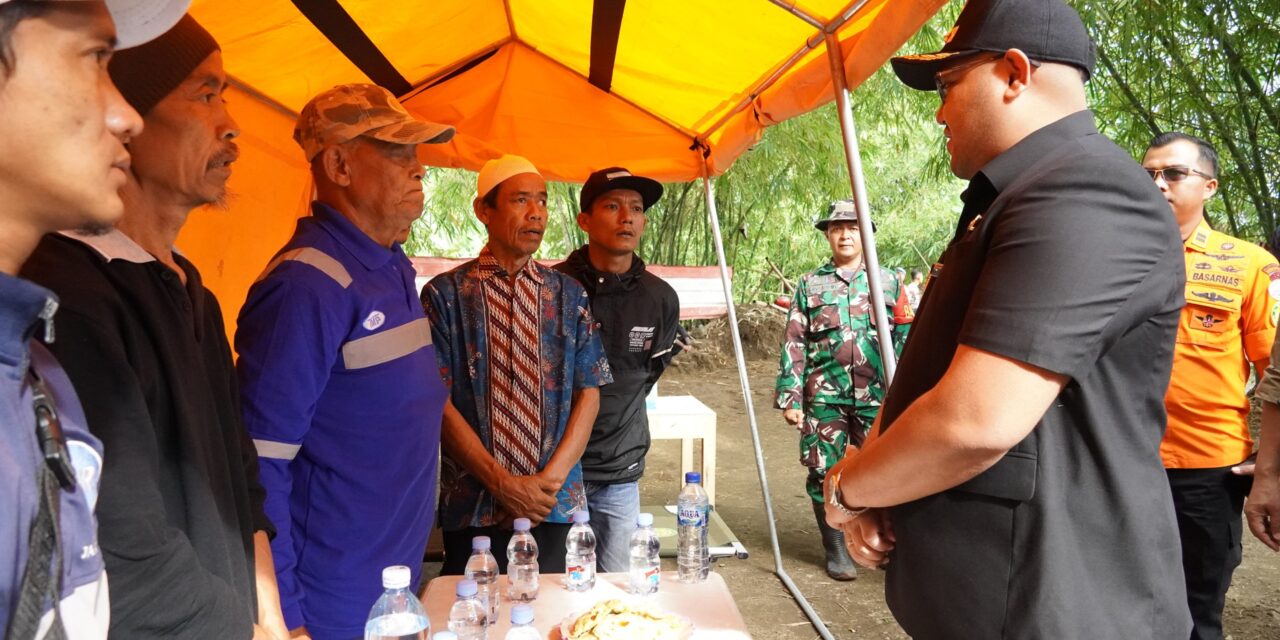 Wabup Dimas Ajak Tim SAR Satukan “Sense of Crisis” dalam Pencarian Korban Banjir Klawing