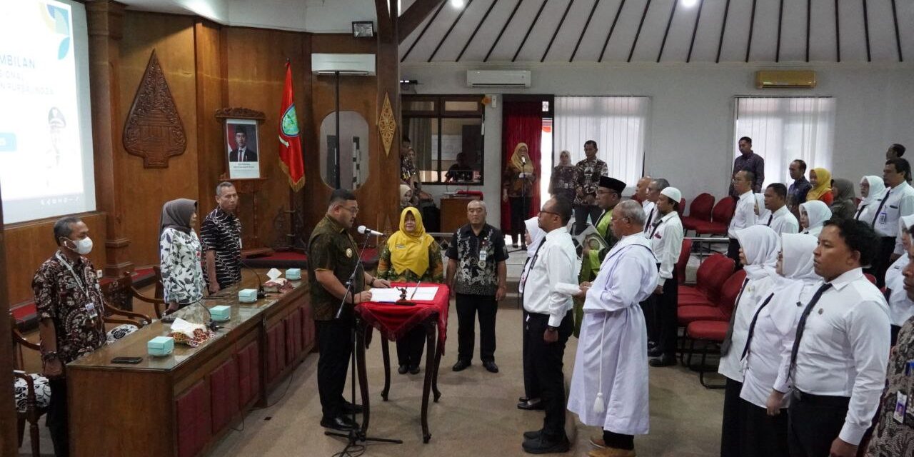 Lantik 30 Pejabat Fungsional, Wabup Dimas Tekankan Komitmen Pelayanan Publik dan Nilai BerAKHLAK