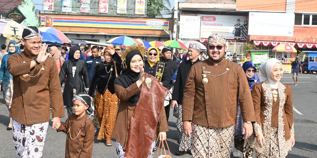 Semarak Pawai Kebangsaan Purbalingga: 111 Kontingen Tumpah Ruah Rayakan HUT ke-80 RI