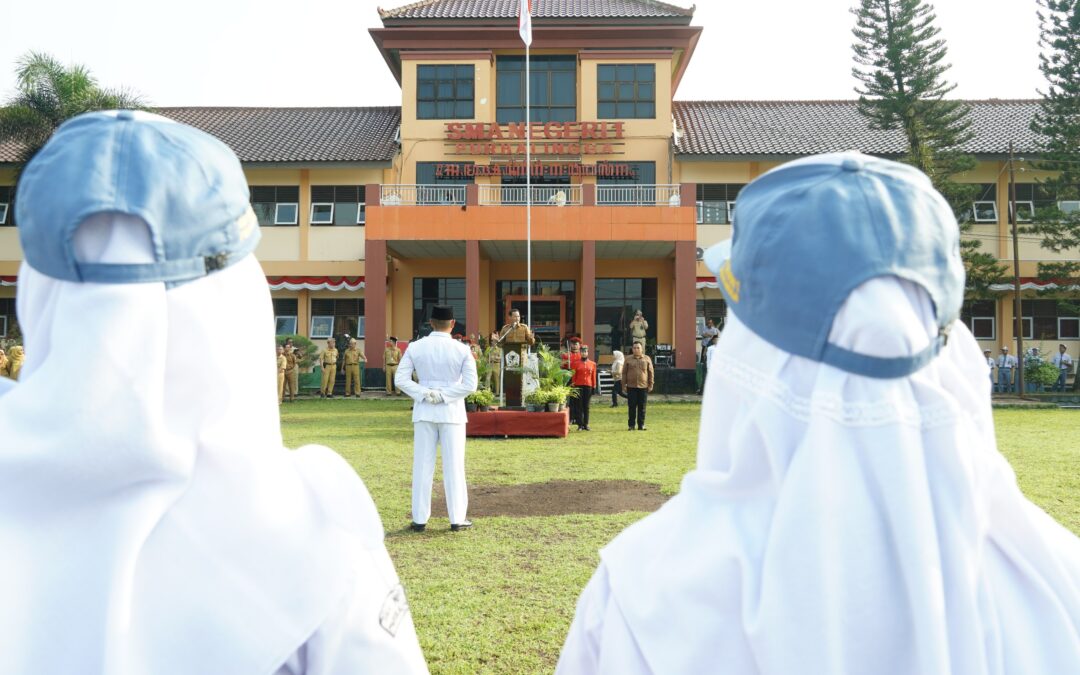 Apel Pagi di SMANSA Purbalingga, Bupati Fahmi: Jangan Minder, Punya Visi Besar!