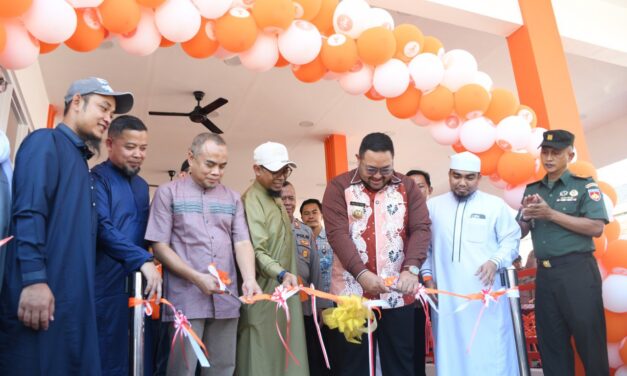 Grand Opening Almaz Fried Chicken, Wabup Dimas: Investasi Ini Beri Multiplier Effect