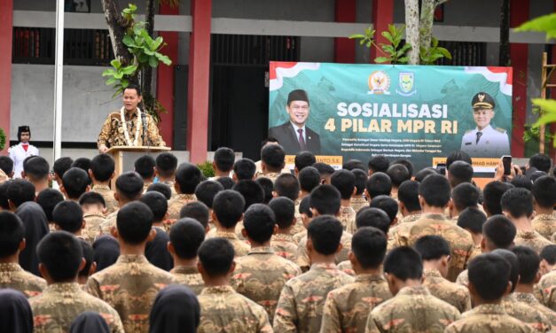 Apel Pagi di SMKN 1 Bukateja: Bupati Fahmi Ajak Siswa Tak Remehkan Potensi Diri