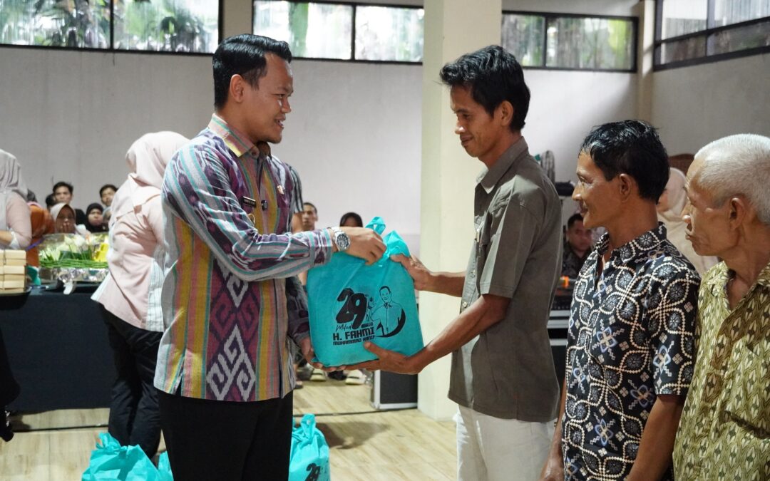 Rayakan Milad ke-29, Bupati Fahmi Sumbangkan 2000 Paket Sembako dari Gaji dan Tunjangan