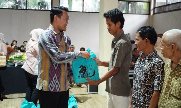 Rayakan Milad ke-29, Bupati Fahmi Sumbangkan 2000 Paket Sembako dari Gaji dan Tunjangan