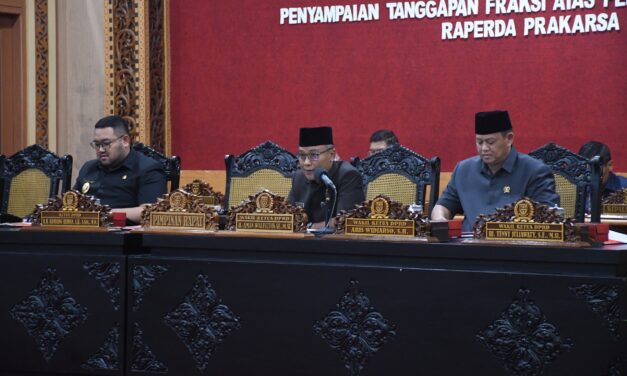 Fraksi-Fraksi DPRD Terima Pendapat Bupati, 4 Raperda Siap Masuk Tahap Komisi