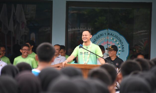 Apel Pagi di SMKN 1 Kaligondang, Bupati Fahmi Ingatkan Pelajar untuk Jadi Generasi Produktif