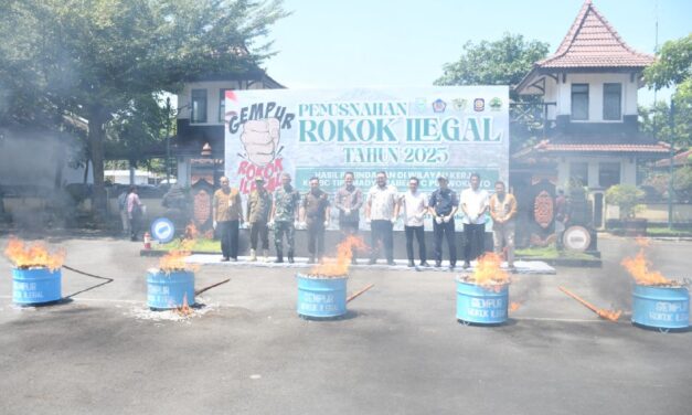 1,5 Juta Batang Rokok Tanpa Cukai Dimusnahkan, Bupati Fahmi: Bersama Kita Gempur Rokok Ilegal!