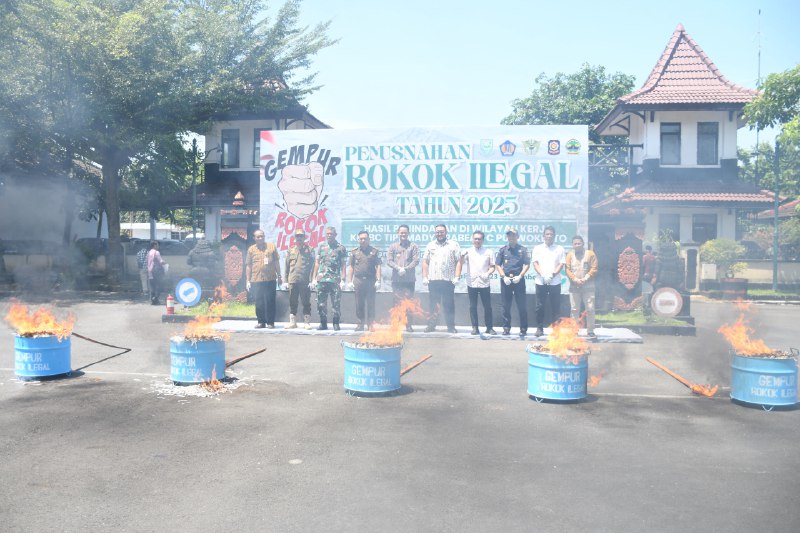 1,5 Juta Batang Rokok Tanpa Cukai Dimusnahkan, Bupati Fahmi: Bersama Kita Gempur Rokok Ilegal!