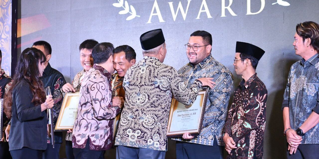 Muda dan Kolaboratif, Wabup Dimas Raih Penghargaan Satria Leader Award 2025 dari Suara Merdeka