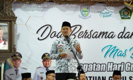 Bupati Fahmi Komit Tambah Honor Guru Madrasah Non-ASN