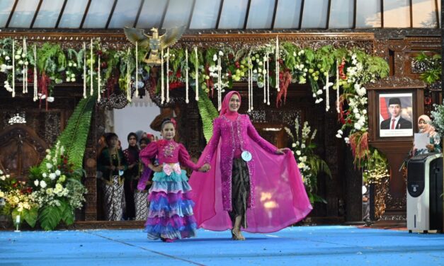 Purbalingga Berkebaya 2025, Bupati Fahmi Dorong Perempuan Berdaya dan Berkarya