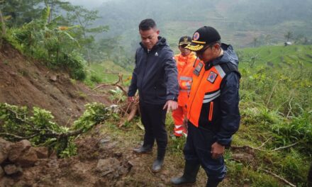 Jalan Putus Akibat Longsor, Pemkab Purbalingga Siapkan Jembatan Darurat untuk Warga Danasari