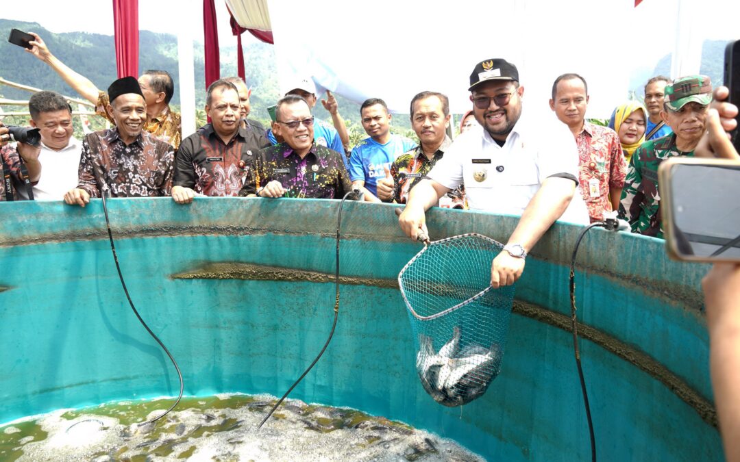 Panen Raya Nila Bioflok, Wabup Dimas: Potensi Penggerak Ekonomi Desa