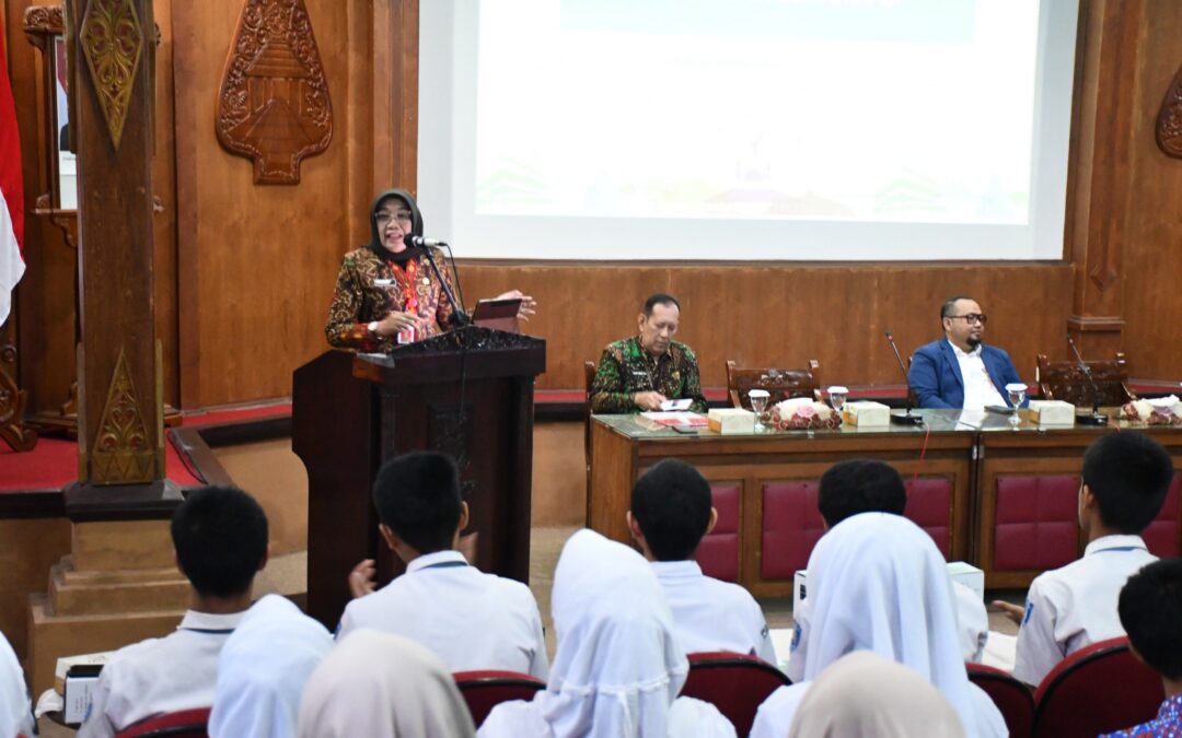 Politik Tak Sekotor yang Dibayangkan, Kemendagri Beri Pencerahan ke Pelajar Purbalingga
