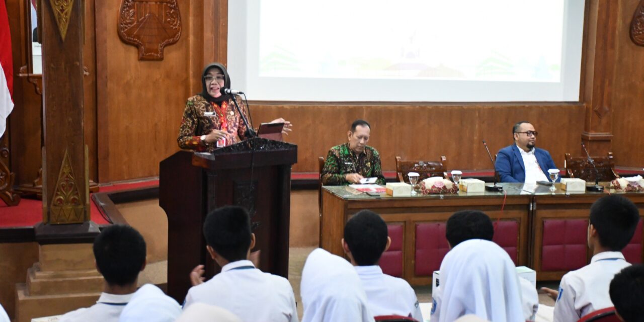 Politik Tak Sekotor yang Dibayangkan, Kemendagri Beri Pencerahan ke Pelajar Purbalingga