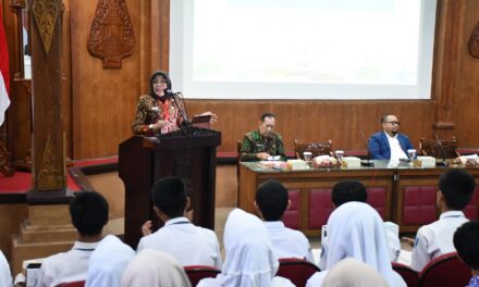 Politik Tak Sekotor yang Dibayangkan, Kemendagri Beri Pencerahan ke Pelajar Purbalingga