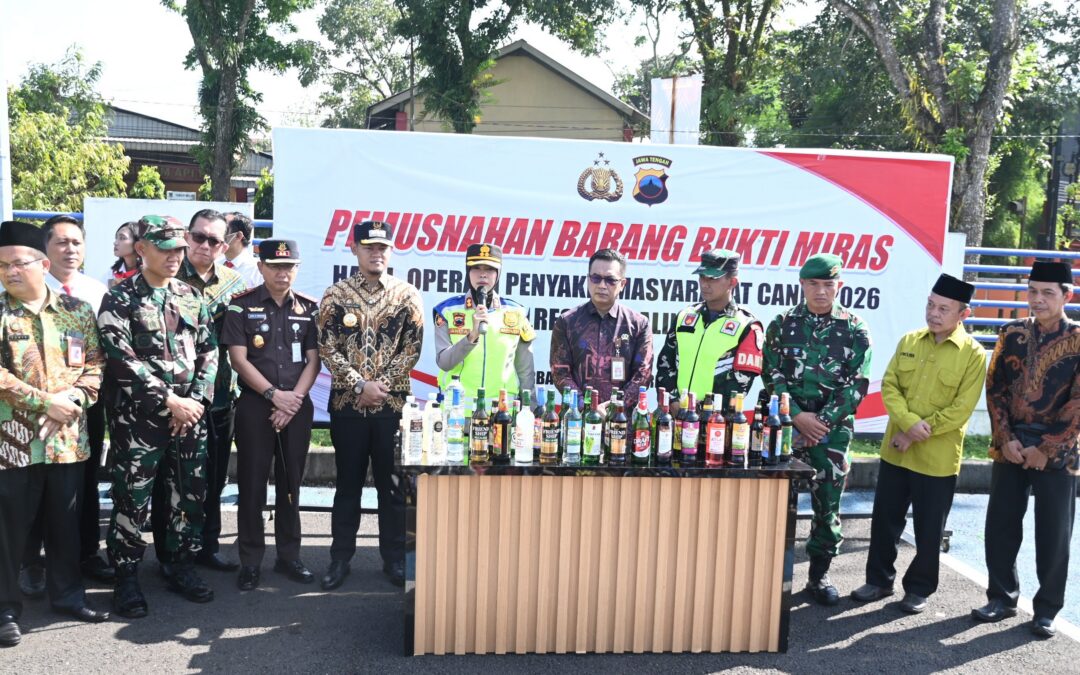 Pemusnahan 2.077 Botol Miras Hasil Operasi Pekat Candi 2026, Pemkab Purbalingga Dukung Upaya Polres Jaga Ketertiban