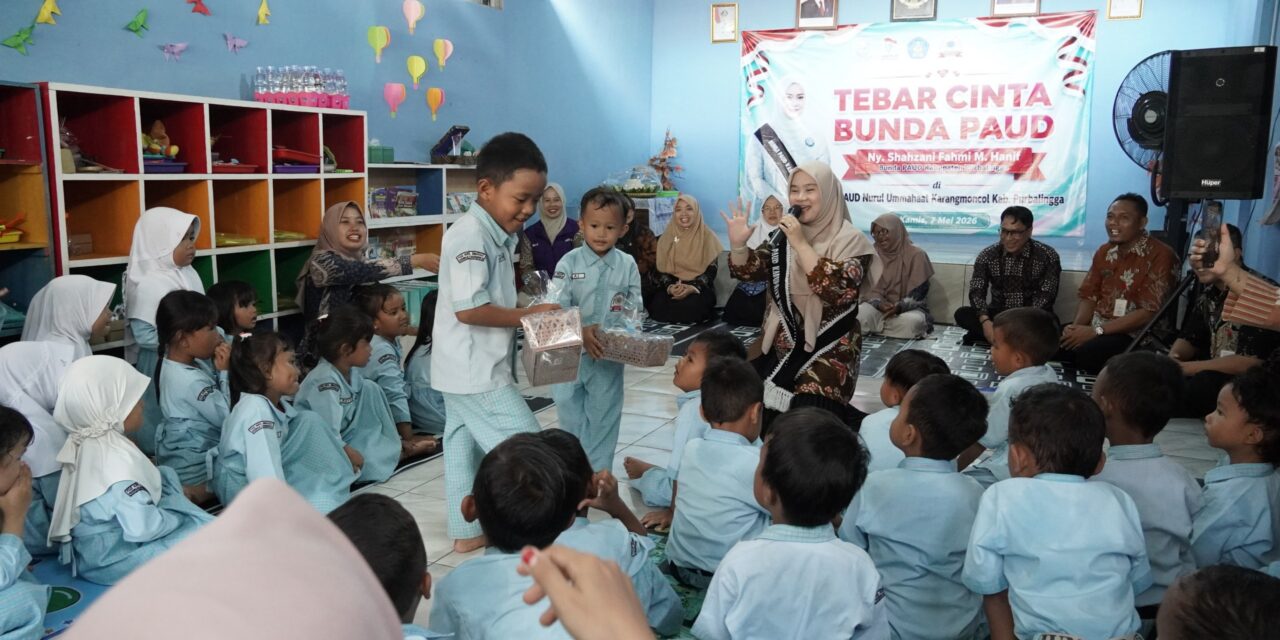 Tebar Cinta di KB Nurul Ummahaat, Bunda Hani Ajari Anak Cuci Tangan dan Gosok Gigi