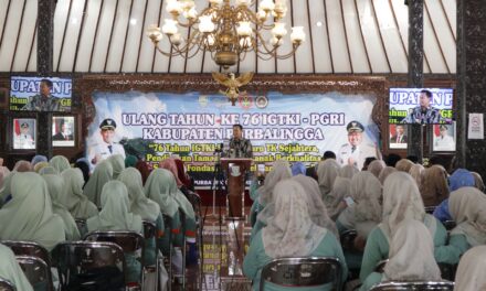 Hadiri HUT IGTKI PGRI, Bupati Fahmi Tegaskan Pendidikan Adalah Investasi Terbaik Daerah