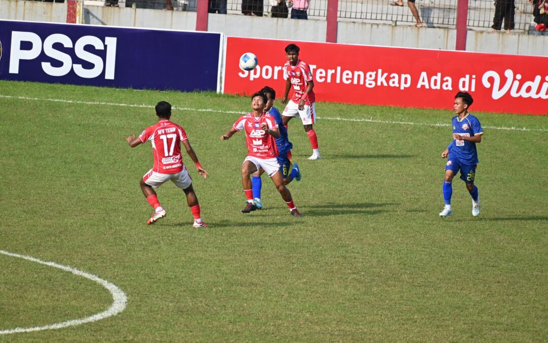 Hadir Langsung di Tribun, Wabup Dimas Beri Semangat Persibangga pada Laga Perdana 32 Besar