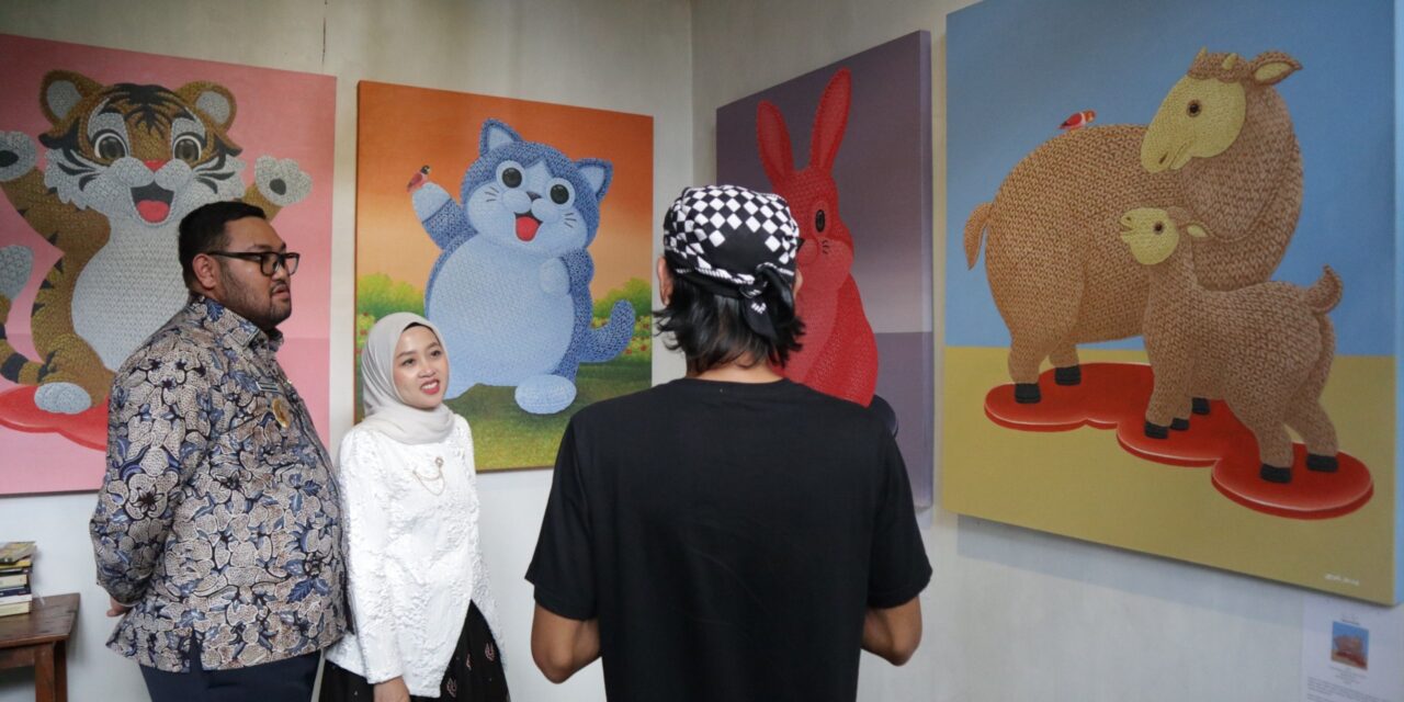 Karakter Detail Rajut Jadi Identitas, Imam Ghozali Gelar Pameran Tunggal di Kie Art Space