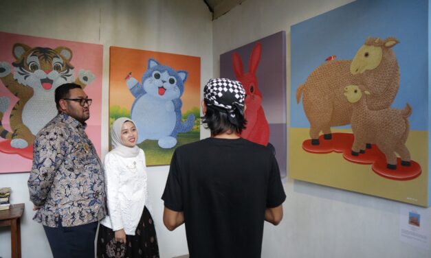 Karakter Detail Rajut Jadi Identitas, Imam Ghozali Gelar Pameran Tunggal di Kie Art Space