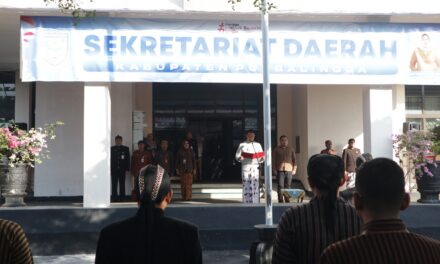 Pimpin Upacara Harganas di Setda, Bupati Fahmi Minta ASN Perkuat Keluarga dan Hadirkan Kinerja Berdampak
