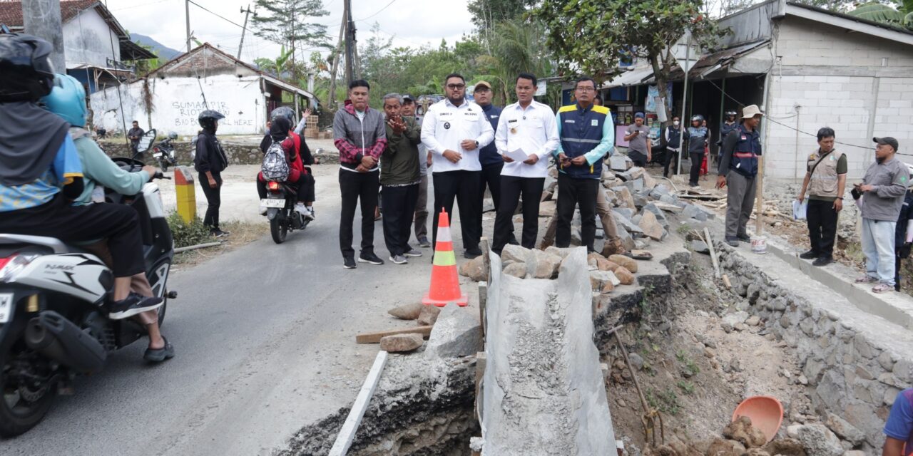 Bupati dan Wakil Bupati Tinjau Perbaikan Jalan, Pastikan Infrastruktur Berdampak bagi Warga