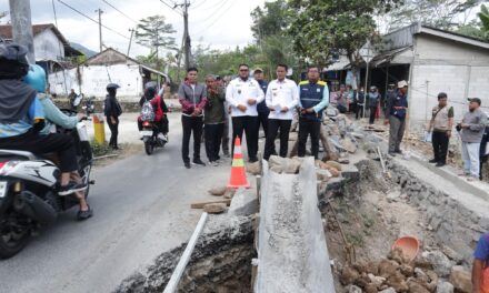 Bupati dan Wakil Bupati Tinjau Perbaikan Jalan, Pastikan Infrastruktur Berdampak bagi Warga