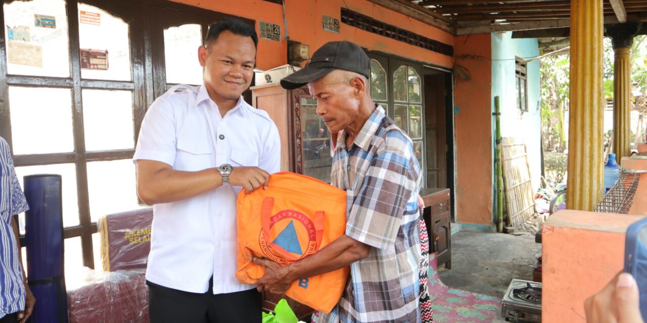 Bupati Fahmi Kunjungi Korban Kebakaran di Blater, Dorong Gotong Royong Pulihkan Rumah