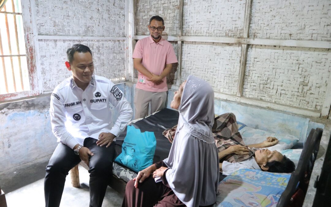 Bupati Fahmi Datangi Warga Rentan di Buara, Pastikan Tak Luput dari Perhatian
