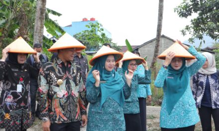 Nawal Yasin dan Bupati Fahmi Dorong Gerakan Menanam Pohon di Purbalingga